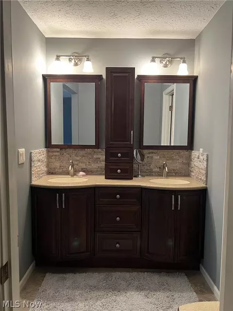 Bath - 403 Rivers Edge Dr, Huron, OH 44839 photo 1 of 4