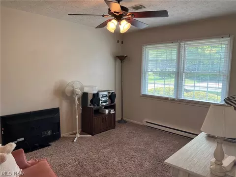 Living - 403 Rivers Edge Dr, Huron, OH 44839 photo 3 of 3