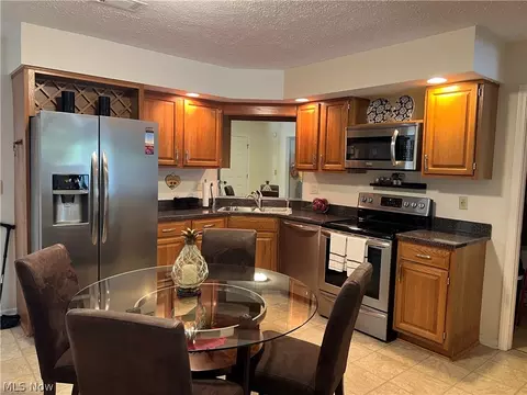 Kitchen - 403 Rivers Edge Dr, Huron, OH 44839 photo 1 of 1