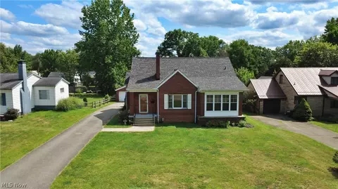 520 Harding Rd, Zanesville, OH 43701