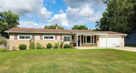 1995 Hathaway Dr, Brunswick, OH 44212