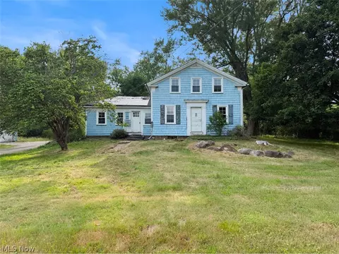 5116 Chillicothe Rd, Chagrin Falls, OH 44022