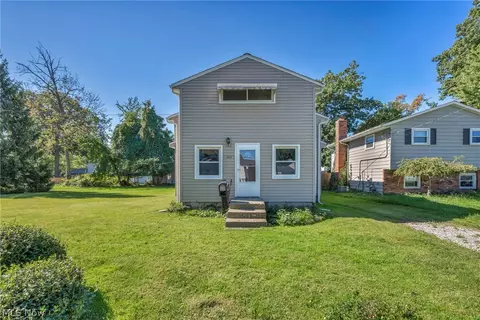 224 Kenyon Rd, Eastlake, OH 44095