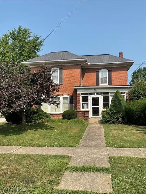176 S Main St, Creston, OH 44217