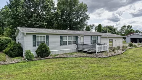5338 Angela Dr NW #25, Beach City, OH 44608