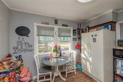 Kitchen - 2415 E Ridgewood Dr, Seven Hills, OH 44131 photo 5 of 5