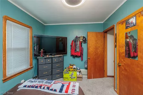 Bedroom - 2415 E Ridgewood Dr, Seven Hills, OH 44131 photo 5 of 6