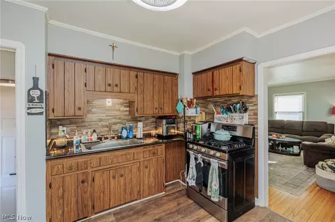 Kitchen - 2415 E Ridgewood Dr, Seven Hills, OH 44131 photo 3 of 5