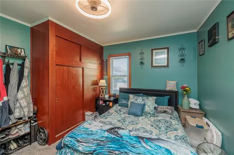 Bedroom - 2415 E Ridgewood Dr, Seven Hills, OH 44131 photo 2 of 6