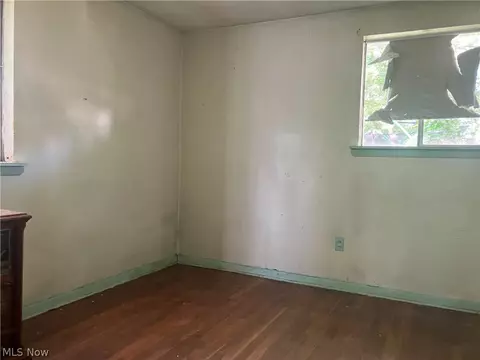Bedroom - 1548 E 296th St, Wickliffe, OH 44092 photo 4 of 4
