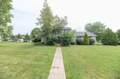 457 Lisbon Dr, Tallmadge, OH 44278