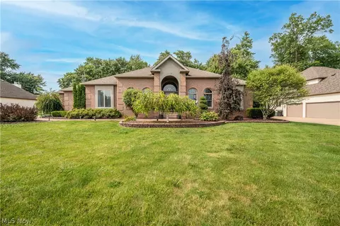5344 Nashua Dr, Austintown, OH 44515