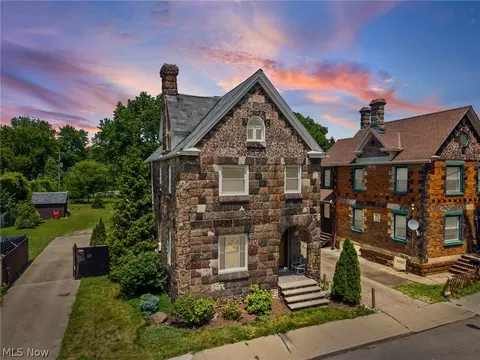 5822 Ellen Ave, Cleveland, OH 44102