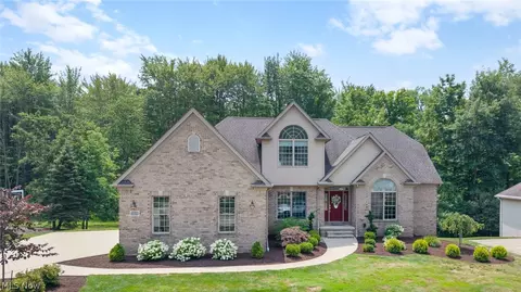 5229 Waterbridge Dr, North Royalton, OH 44133