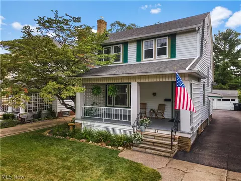 1281 Chase Ave, Lakewood, OH 44107
