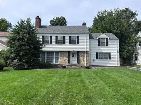2332 S Belvoir Blvd, University Heights, OH 44118