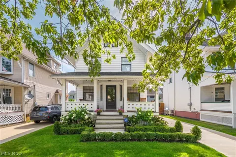 1225 Gladys Ave, Lakewood, OH 44107