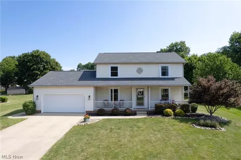 1547 Gulf St NW, Uniontown, OH 44685