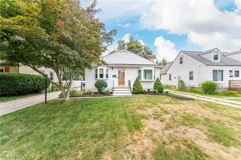 3404 W 231st St, North Olmsted, OH 44070