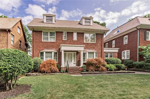 2657 Edgehill Rd, Cleveland Heights, OH 44106