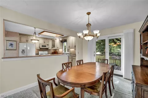 Dining - 5669 Marble Ln, Willoughby, OH 44094 photo 2 of 5