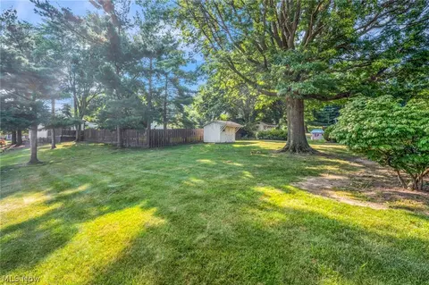 Exterior - 5669 Marble Ln, Willoughby, OH 44094 photo 4 of 8