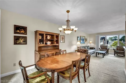 Dining - 5669 Marble Ln, Willoughby, OH 44094 photo 4 of 5