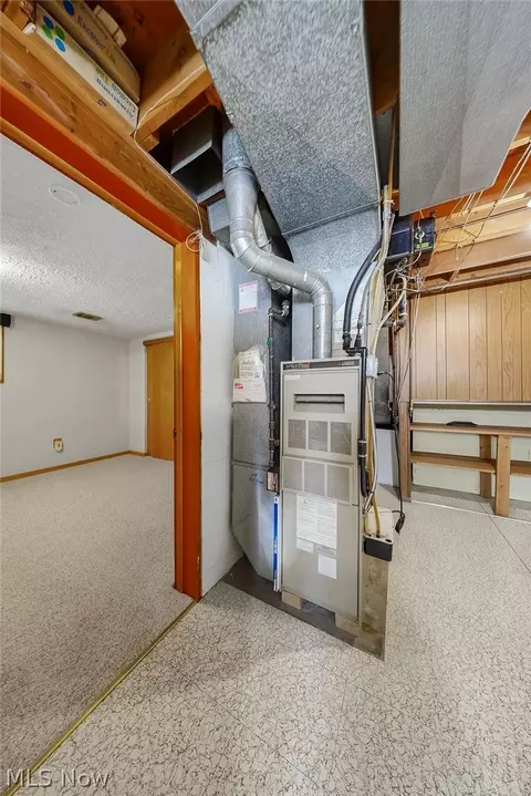 Entry Way - 1812 Skyline Dr, Lorain, OH 44053 photo 1 of 1
