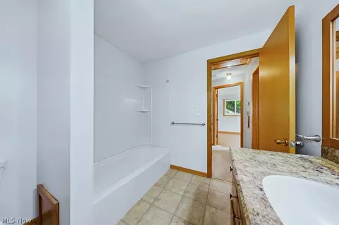 1812 Skyline Dr, Lorain, OH 44053 photo 27