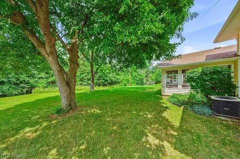 Exterior - 1812 Skyline Dr, Lorain, OH 44053 photo 7 of 9