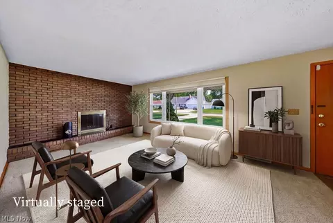 Living - 1812 Skyline Dr, Lorain, OH 44053 photo 1 of 6