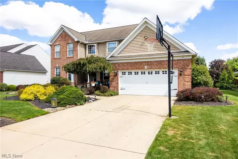 9267 Victoria Ln, North Ridgeville, OH 44039