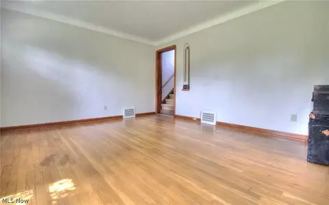 Living - 33901 Eddy Rd, Willoughby Hills, OH 44094 photo 2 of 4