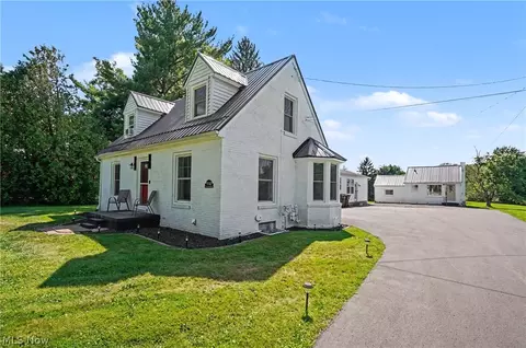 9248 Woodworth Rd, North Lima, OH 44452