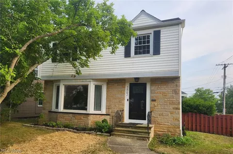 3862 Silsby Rd, University Heights, OH 44118
