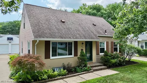 2971 9th St, Cuyahoga Falls, OH 44221