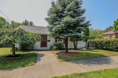17602 Brazil Rd, Cleveland, OH 44119