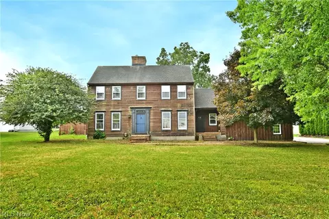 1257 Bristol Champion Townline Rd NW, Bristolville, OH 44402