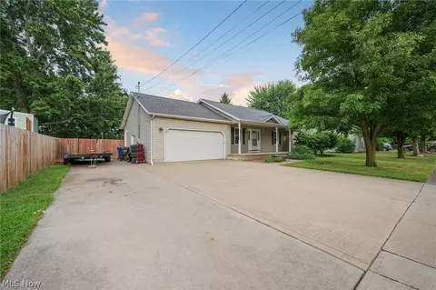 216 Pleasant St, Lagrange, OH 44050 photo 1