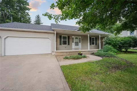 216 Pleasant St, Lagrange, OH 44050 photo 2