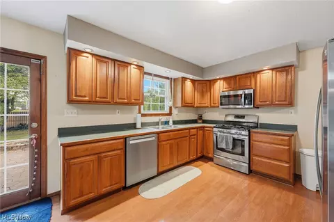 216 Pleasant St, Lagrange, OH 44050 photo 11