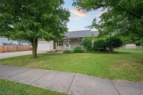 216 Pleasant St, Lagrange, OH 44050 photo 3