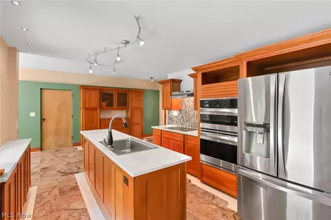 Kitchen - 84 S Riverview St, Dublin, OH 43017 photo 1 of 6