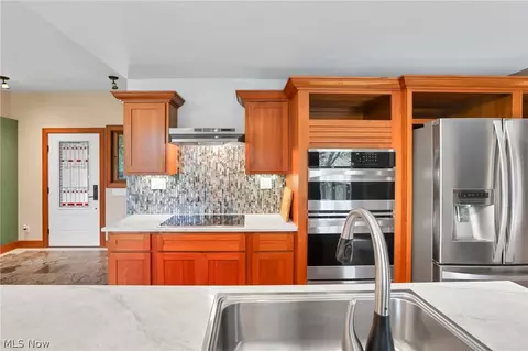 Kitchen - 84 S Riverview St, Dublin, OH 43017 photo 4 of 6