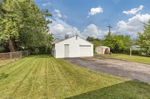 Exterior - 148 Brandtson Ave, Elyria, OH 44035 photo 4 of 6