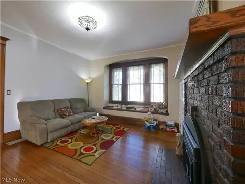Living - 52 Maple Ave, Wheeling, WV 26003 photo 2 of 2