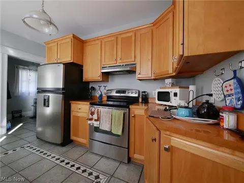 Kitchen - 52 Maple Ave, Wheeling, WV 26003 photo 2 of 2