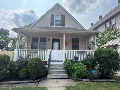 2044 Halstead, Lakewood, OH 44107