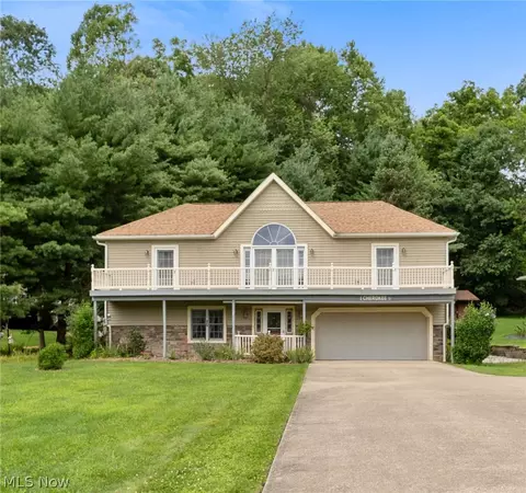 1 Cherokee Trl, Malvern, OH 44644