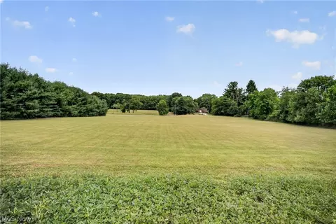 Gladdis Street Sw, Massillon, OH 44647